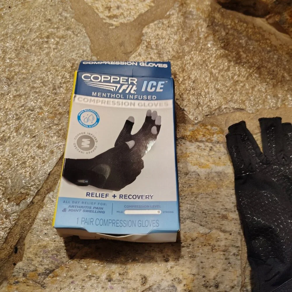Copper Fit Ice Menthol Infused Compression Right Glove Only Small / Medium S/M